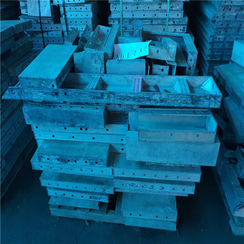 Selling a Huge Quantity of “Aluminium Extrusion Scrap 6063 and 6061” from Port of Santos 