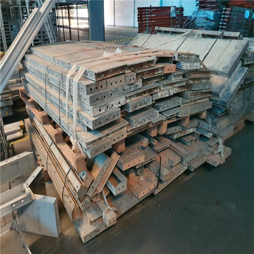 Selling a Huge Quantity of “Aluminium Extrusion Scrap 6063 and 6061” from Port of Santos 