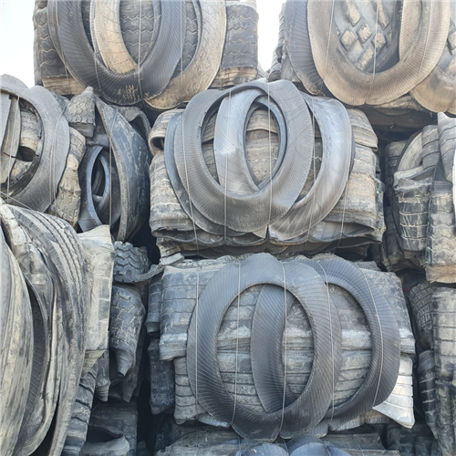 Massive Supply of Baled Truck Tyres in 3 Cuts from Ravenna Port, Italy 